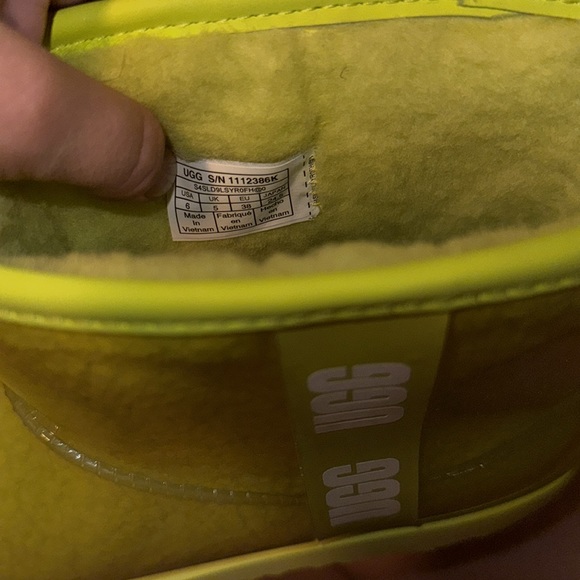 UGG Women’s Classic Clear Mini Pollen Yellow Waterproof Boots Size 6 - Picture 6 of 7